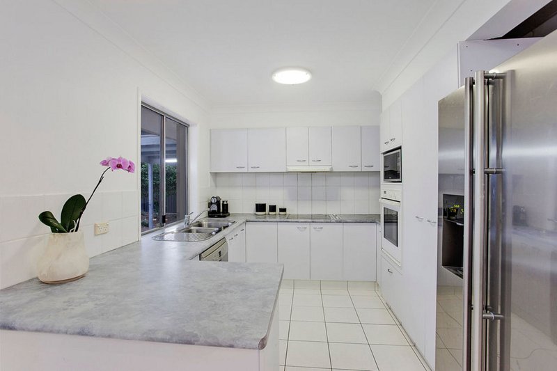 Photo - 6 Pitta Place, Burleigh Waters QLD 4220 - Image 7