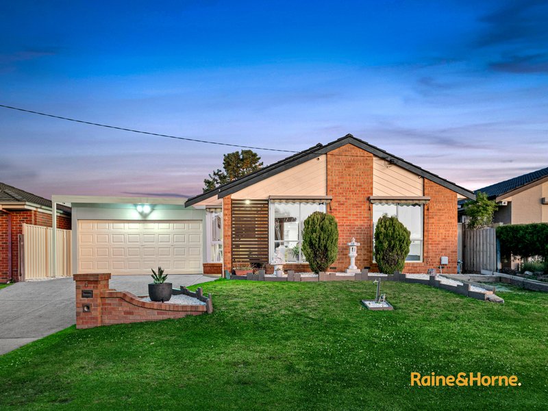 6 Plaistow Court, Cranbourne North VIC 3977