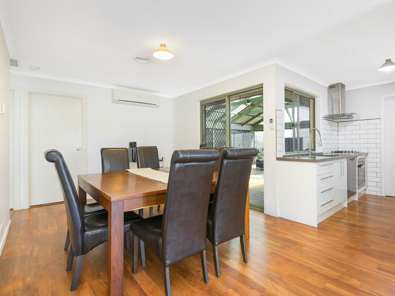 Photo - 6 Poorinda Rise, Narre Warren VIC 3805 - Image 4