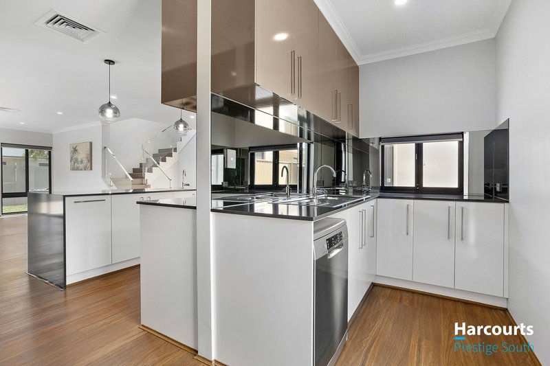 Photo - 6 Portes Road, Southern River WA 6110 - Image 4