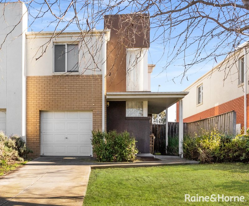 6 Portland Place, Roxburgh Park VIC 3064