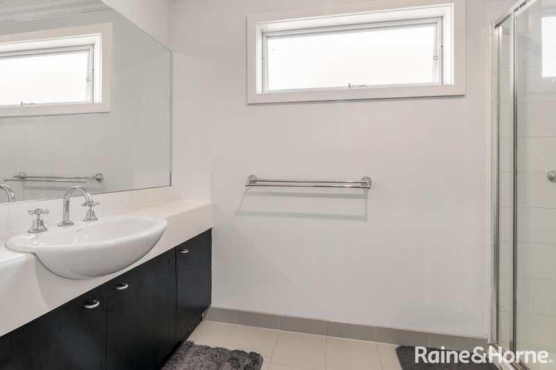 Photo - 6 Portland Place, Roxburgh Park VIC 3064 - Image 7