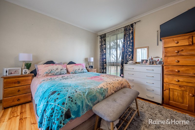 Photo - 6 Portmarnock Court, Sunbury VIC 3429 - Image 5