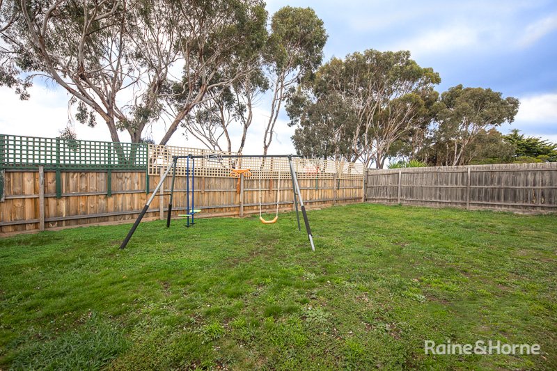 Photo - 6 Portmarnock Court, Sunbury VIC 3429 - Image 9