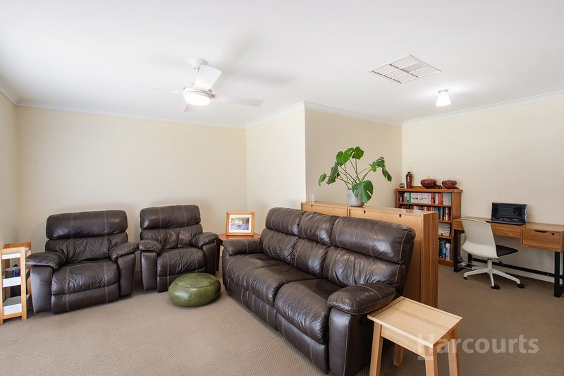 Photo - 6 Portsea Court, Meadow Springs WA 6210 - Image 3