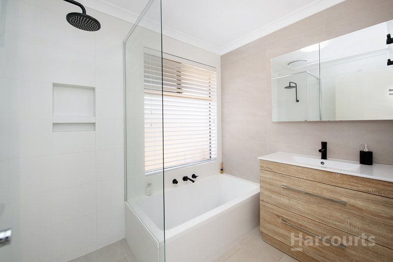 Photo - 6 Portsea Court, Meadow Springs WA 6210 - Image 11