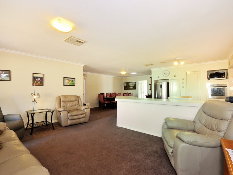 Photo - 6 Portsea Place, Cooloongup WA 6168 - Image 6