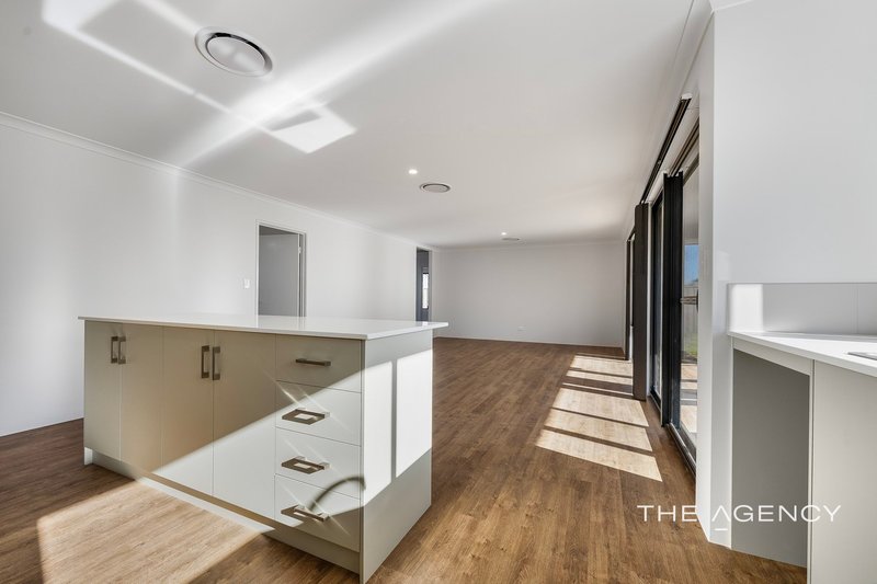 Photo - 6 Poseidon Way, Glenfield WA 6532 - Image 5