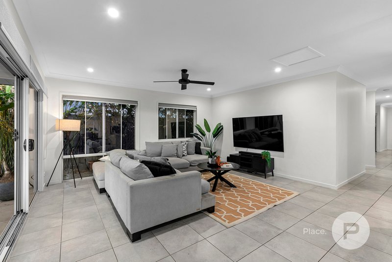 Photo - 6 Premier Terrace, Bridgeman Downs QLD 4035 - Image 3