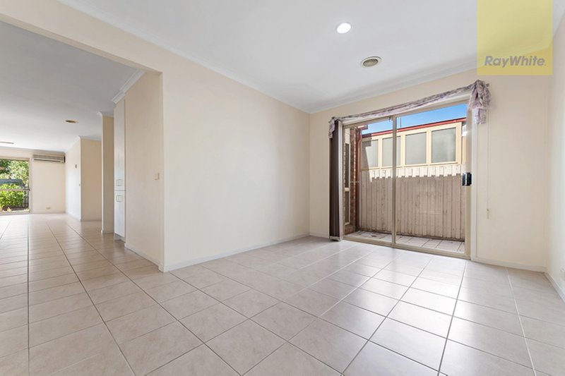 Photo - 6 Prentice Court, Roxburgh Park VIC 3064 - Image 6