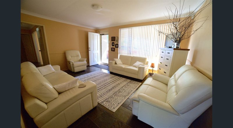 Photo - 6 Puglia Place, Koondoola WA 6064 - Image 3