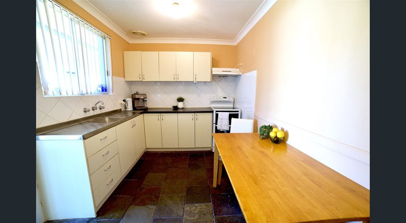 Photo - 6 Puglia Place, Koondoola WA 6064 - Image 4