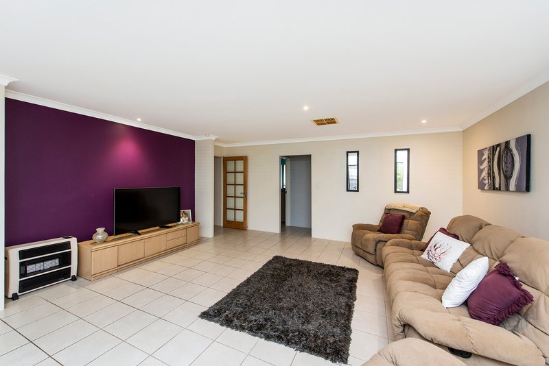 Photo - 6 Quandong Parkway, Halls Head WA 6210 - Image 9