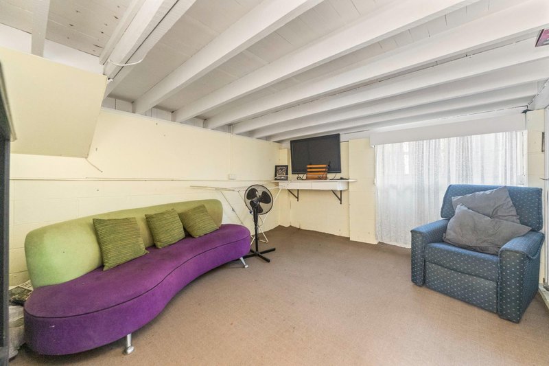 Photo - 6 Quarrian Crescent, Beenleigh QLD 4207 - Image 18
