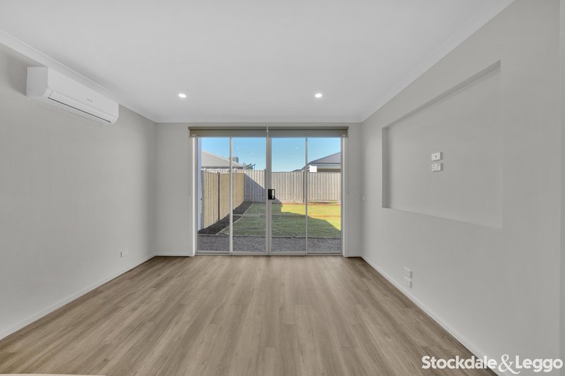 Photo - 6 Quarter Way, Donnybrook VIC 3064 - Image 9