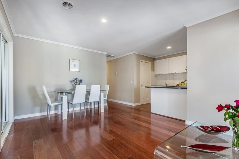 Photo - 6 Quartz Street, Delahey VIC 3037 - Image 5