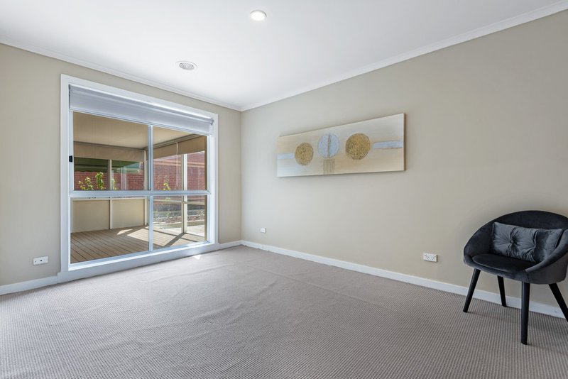 Photo - 6 Quartz Street, Delahey VIC 3037 - Image 9