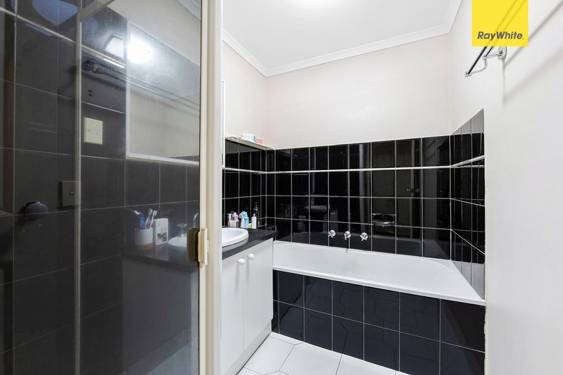 Photo - 6 Quartz Street, Delahey VIC 3037 - Image 5