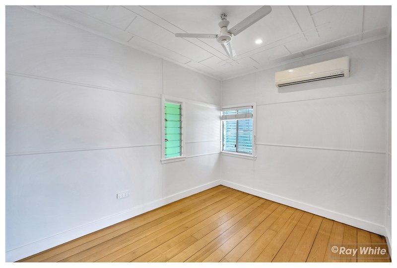 Photo - 6 Queen Street, The Range QLD 4700 - Image 12