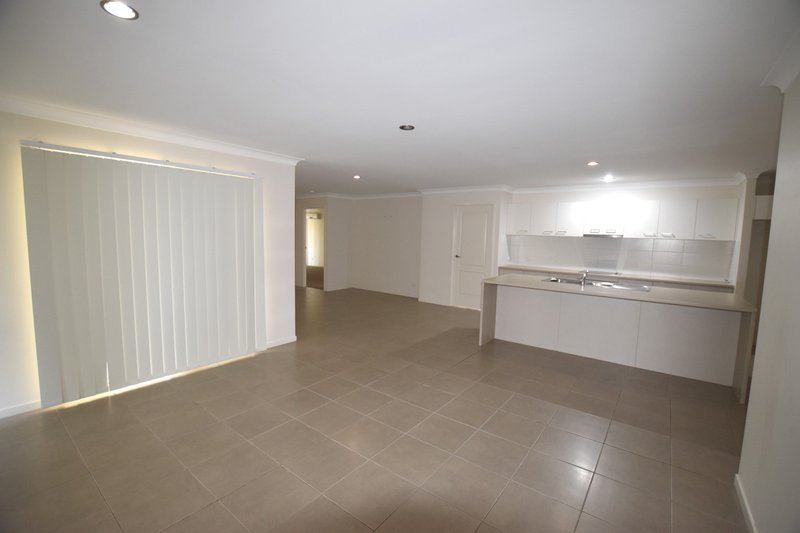 Photo - 6 Radiata Street, New Auckland QLD 4680 - Image 5