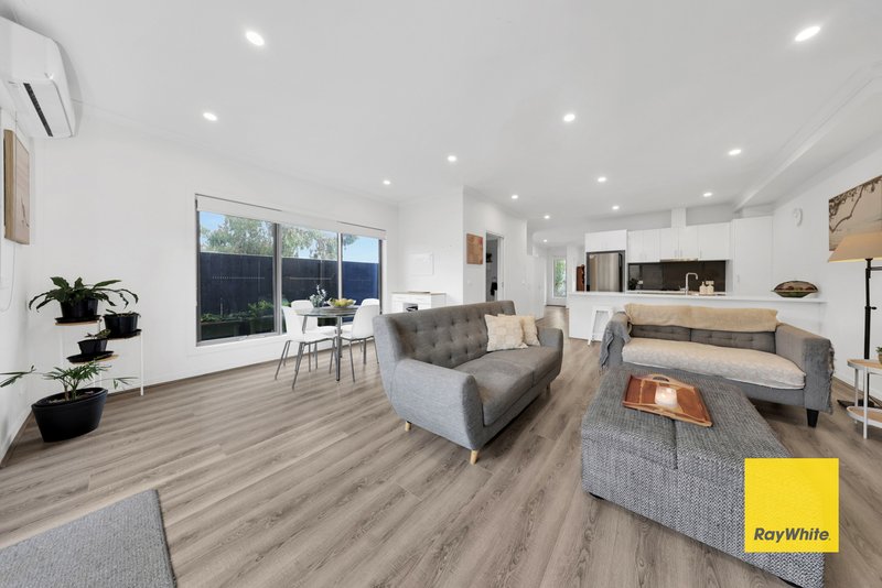 Photo - 6 Raimo Place, Doreen VIC 3754 - Image 5