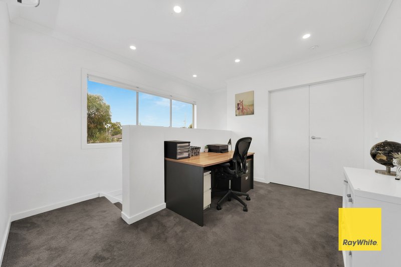 Photo - 6 Raimo Place, Doreen VIC 3754 - Image 8