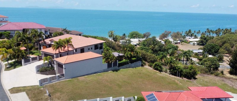 Photo - 6 Rainbow Crescent, Blacks Beach QLD 4740 - Image 2