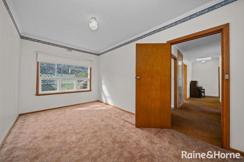 Photo - 6 Raminea Road, Lindisfarne TAS 7015 - Image 10