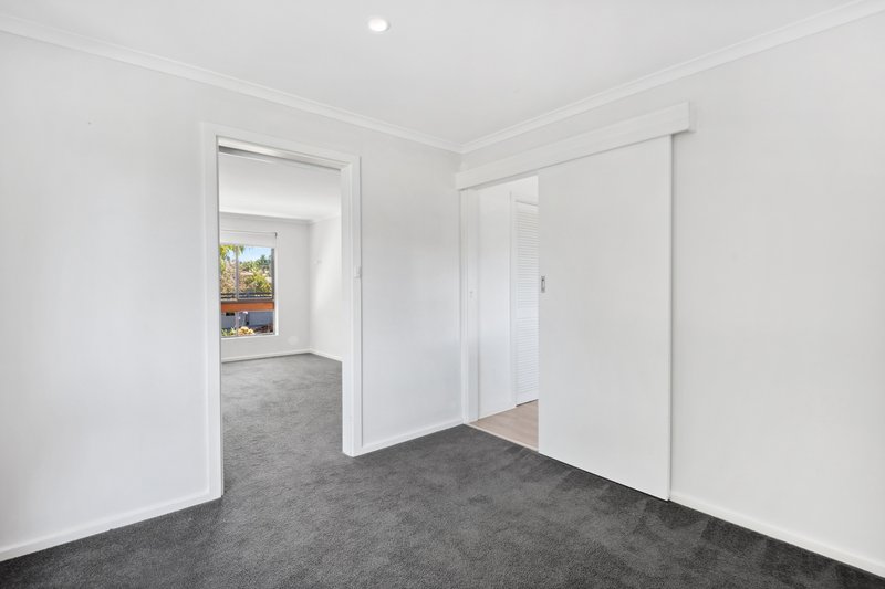 Photo - 6 Raphael Crescent, Morphett Vale SA 5162 - Image 4