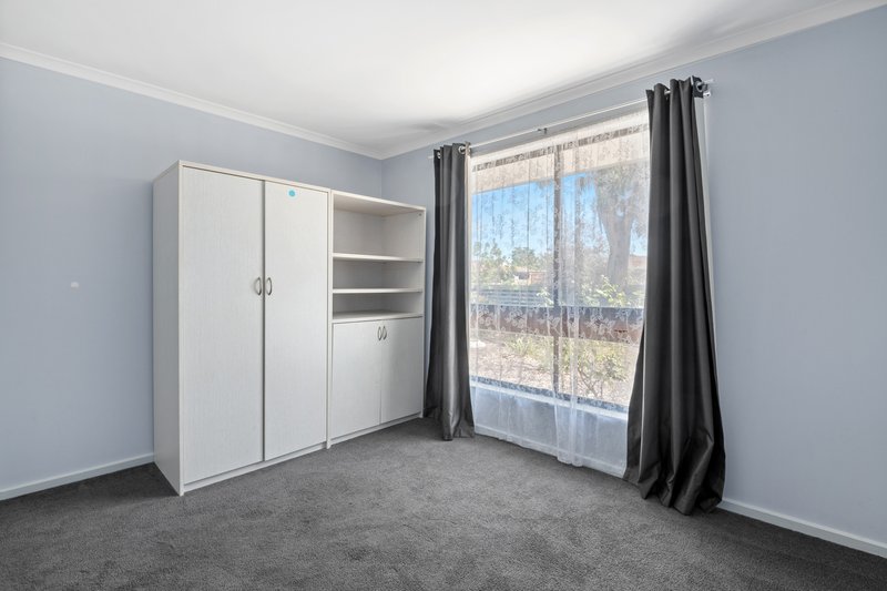 Photo - 6 Raphael Crescent, Morphett Vale SA 5162 - Image 10