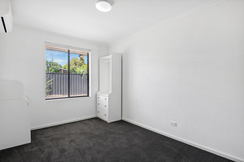 Photo - 6 Raphael Crescent, Morphett Vale SA 5162 - Image 12