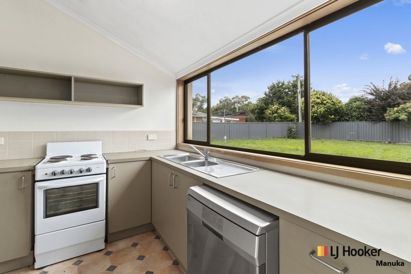 Photo - 6 Rayment Place, Gowrie ACT 2904 - Image 2