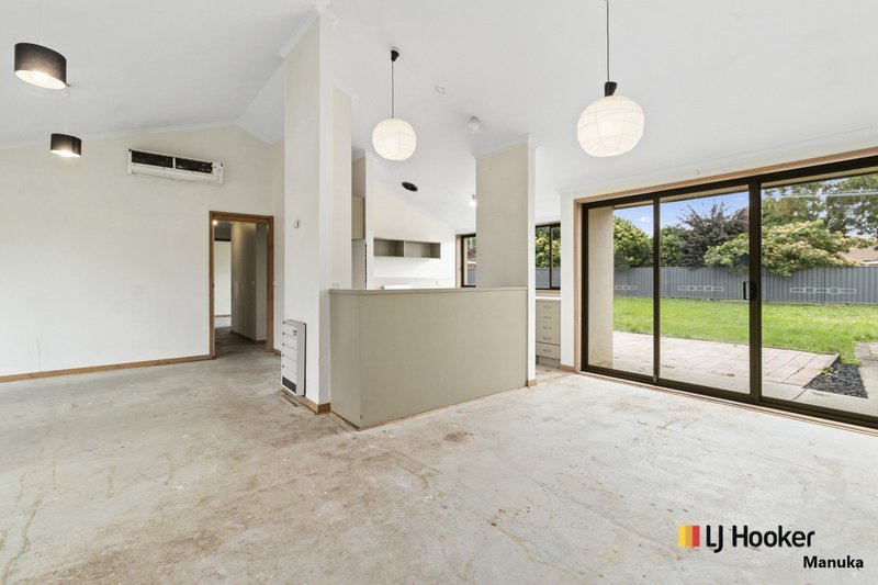 Photo - 6 Rayment Place, Gowrie ACT 2904 - Image 6