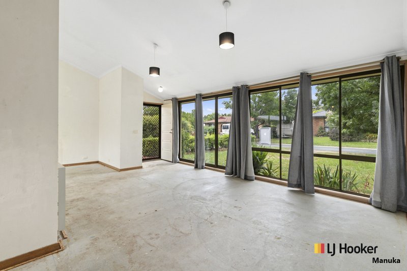 Photo - 6 Rayment Place, Gowrie ACT 2904 - Image 7