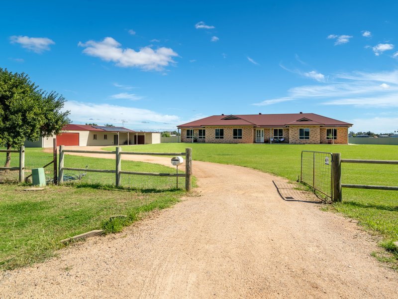 6 Redgum Place, Narromine NSW 2821