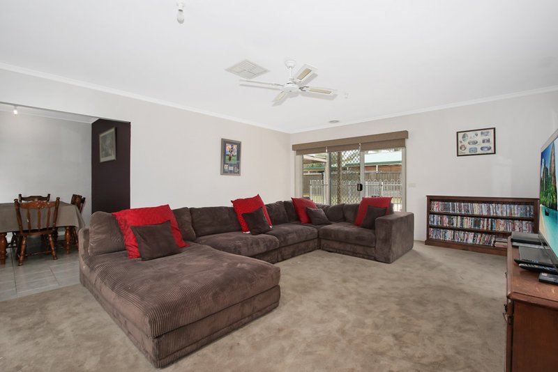 Photo - 6 Regency Court, Benalla VIC 3672 - Image 4