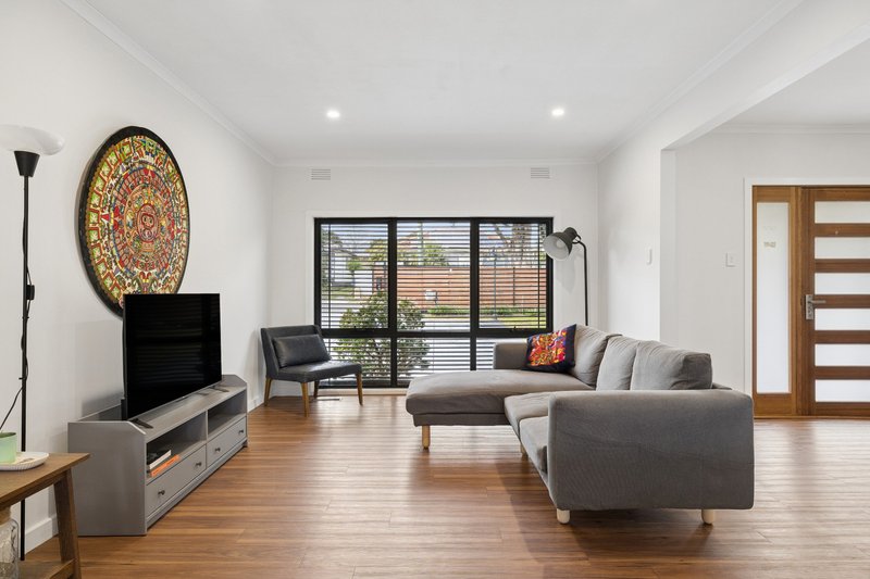 Photo - 6 Regency Street, Dandenong North VIC 3175 - Image 2