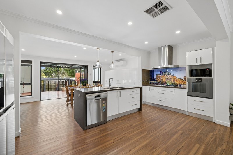 Photo - 6 Regency Street, Dandenong North VIC 3175 - Image 5