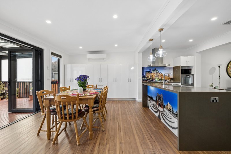 Photo - 6 Regency Street, Dandenong North VIC 3175 - Image 7