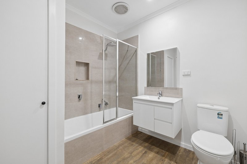 Photo - 6 Regency Street, Dandenong North VIC 3175 - Image 10