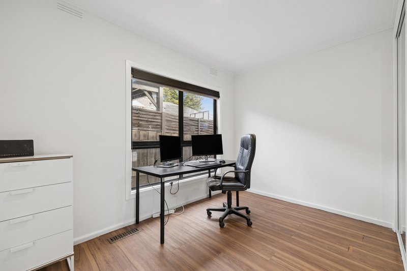 Photo - 6 Regency Street, Dandenong North VIC 3175 - Image 11