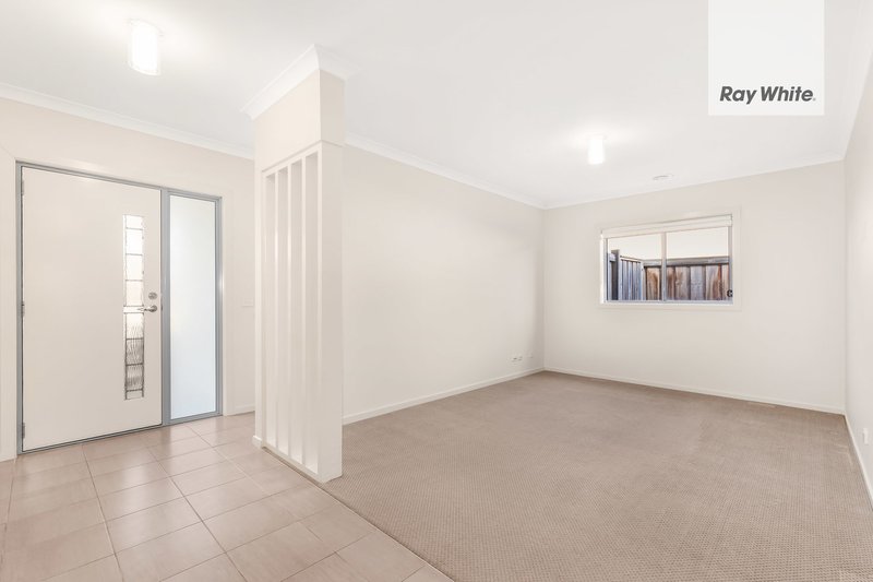 Photo - 6 Renaissance Boulevard, Mernda VIC 3754 - Image 4