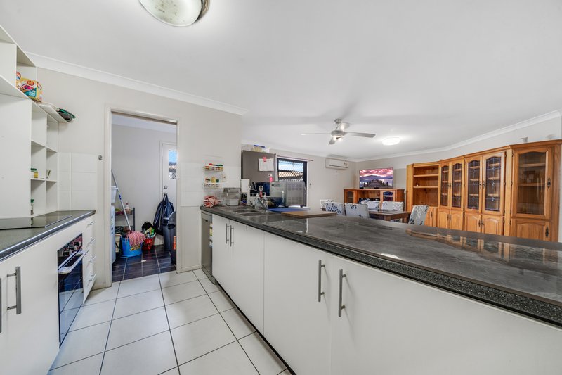 Photo - 6 Resi Drive, Regents Park QLD 4118 - Image 4