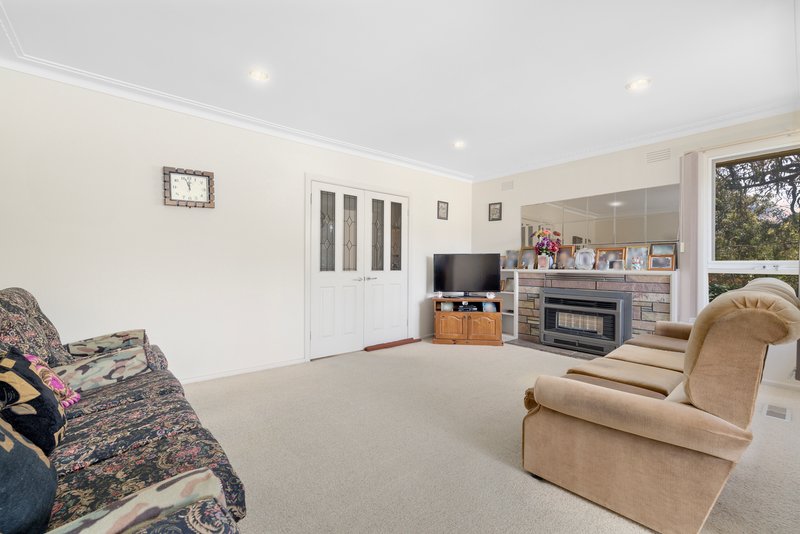 Photo - 6 Reuben Court, Blackburn South VIC 3130 - Image 2