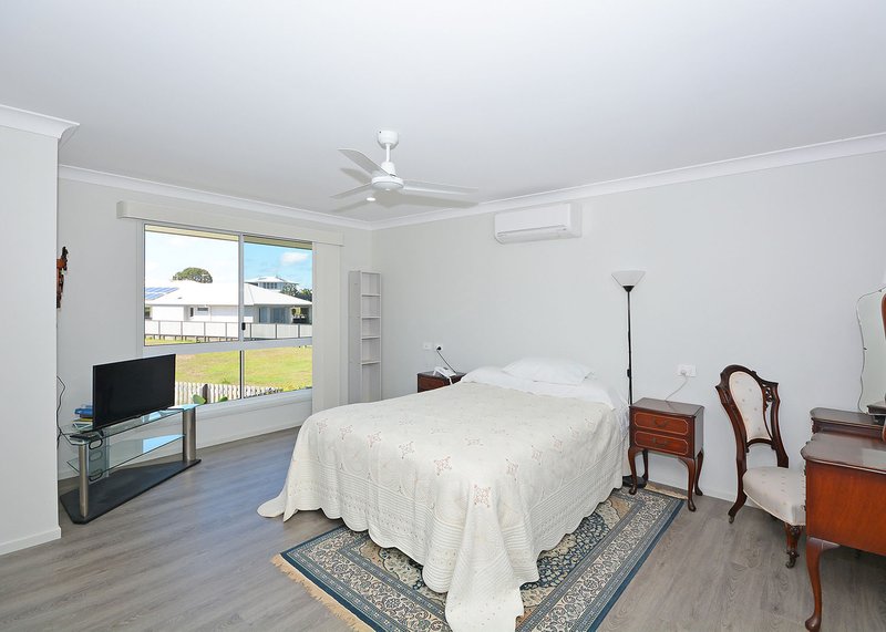 Photo - 6 Ridge View Court, Nikenbah QLD 4655 - Image 12