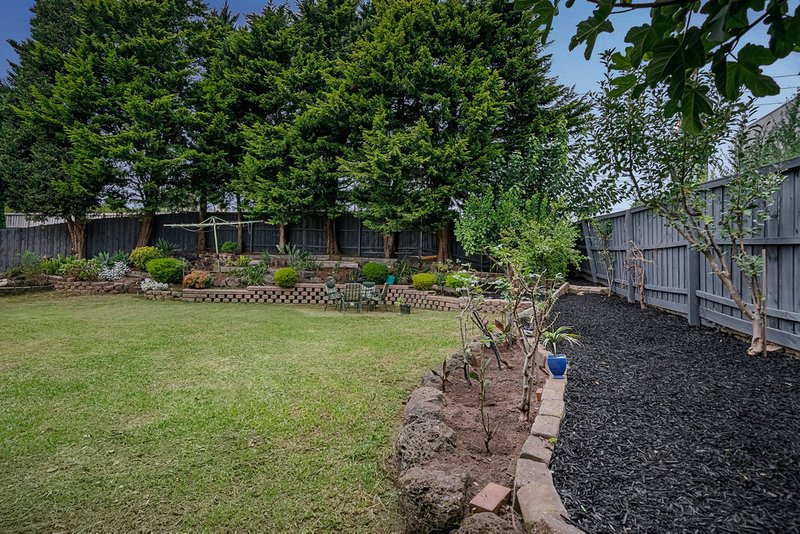 Photo - 6 Rigby Mews, Rowville VIC 3178 - Image 13