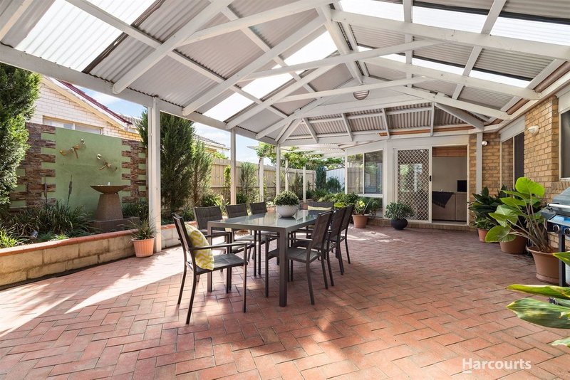 Photo - 6 Risdon Drive, Notting Hill VIC 3168 - Image 9