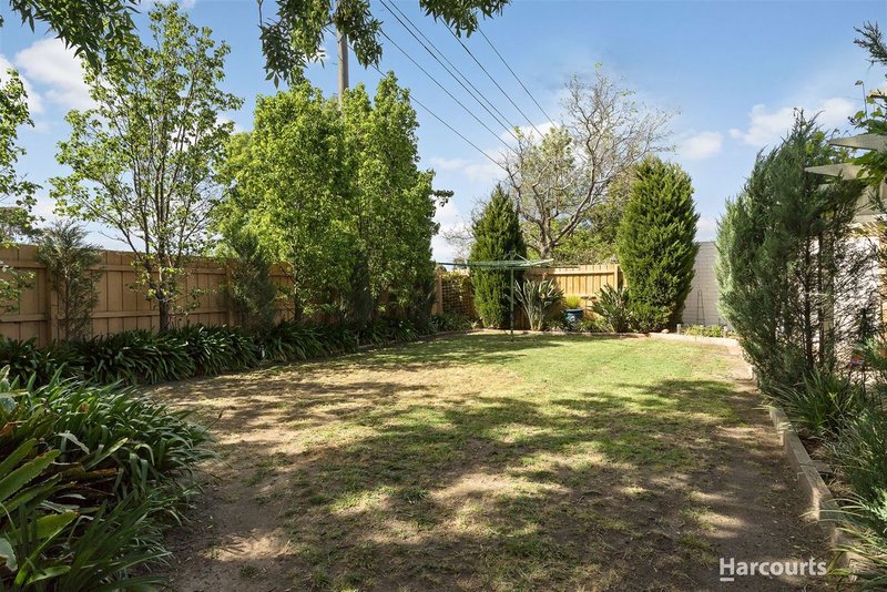 Photo - 6 Risdon Drive, Notting Hill VIC 3168 - Image 10