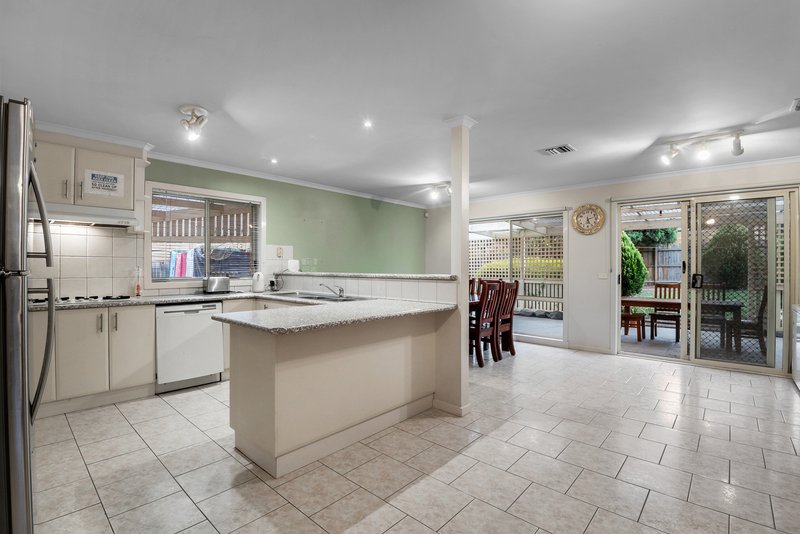 Photo - 6 Rivergum Place, Hillside VIC 3037 - Image 5