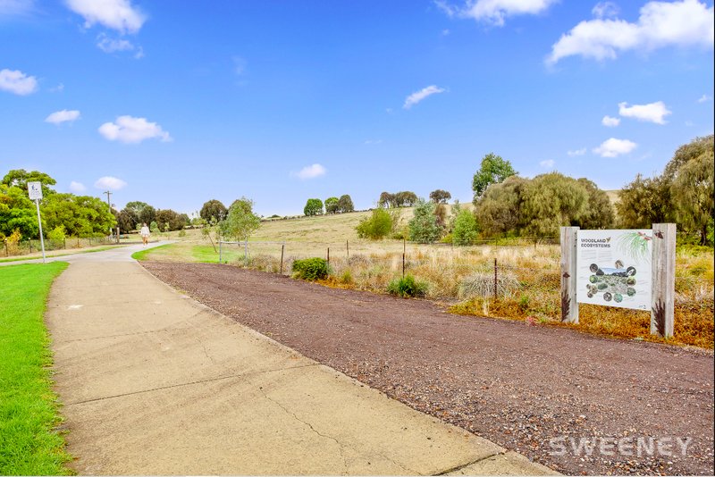 Photo - 6 Roach Drive, Altona Meadows VIC 3028 - Image 2